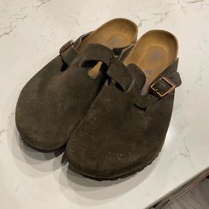 Birkenstock Boston. Mocha suede. Soft food bed